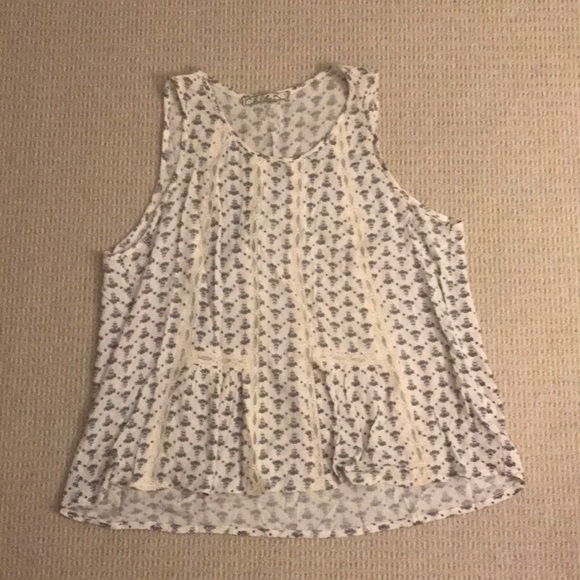 Patterned lace top - Picture 1 of 4